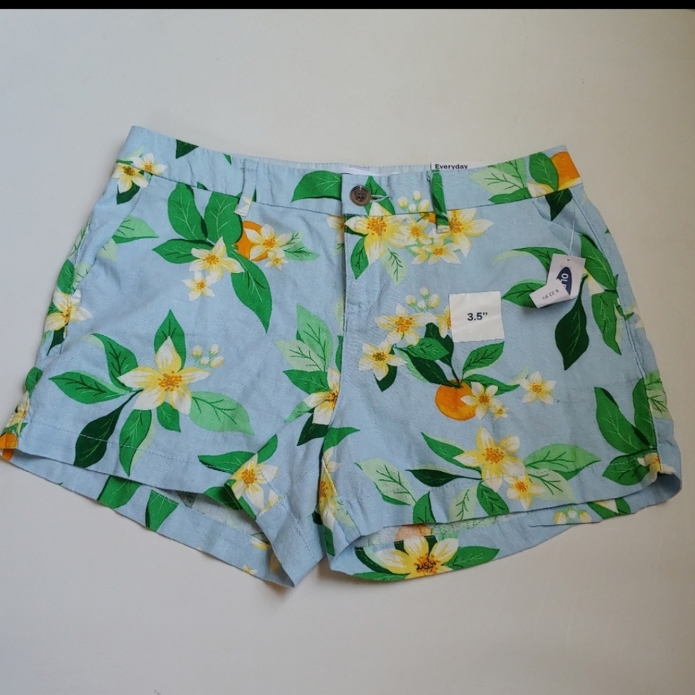NWT Floral Old Navy Everyday Shorts